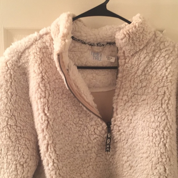 Fuzzy jacket - Picture 3 of 3